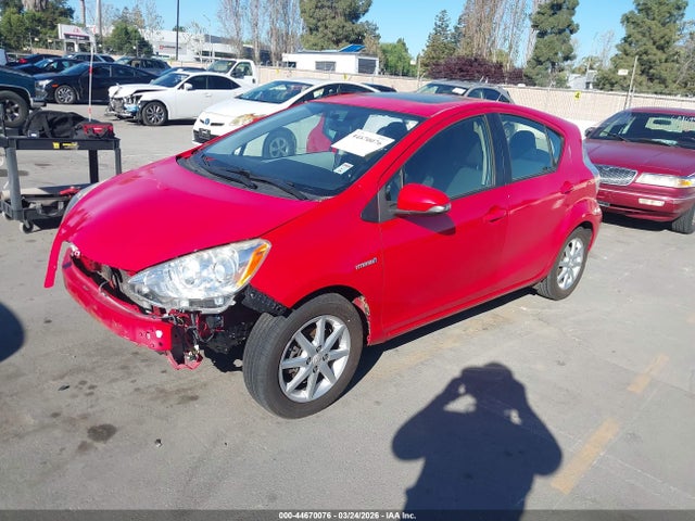 JTDKDTB37E1071008 Toyota Prius C Three