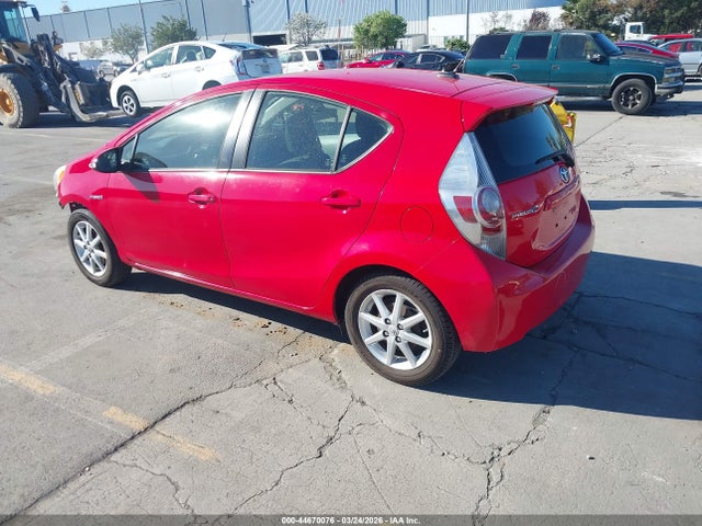 JTDKDTB37E1071008 Toyota Prius C Three