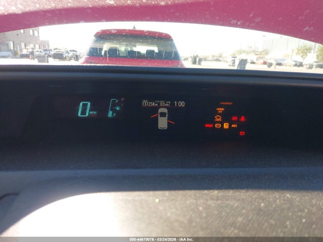 JTDKDTB37E1071008 Toyota Prius C Three