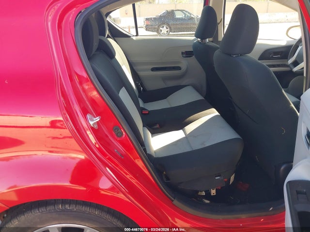 JTDKDTB37E1071008 Toyota Prius C Three