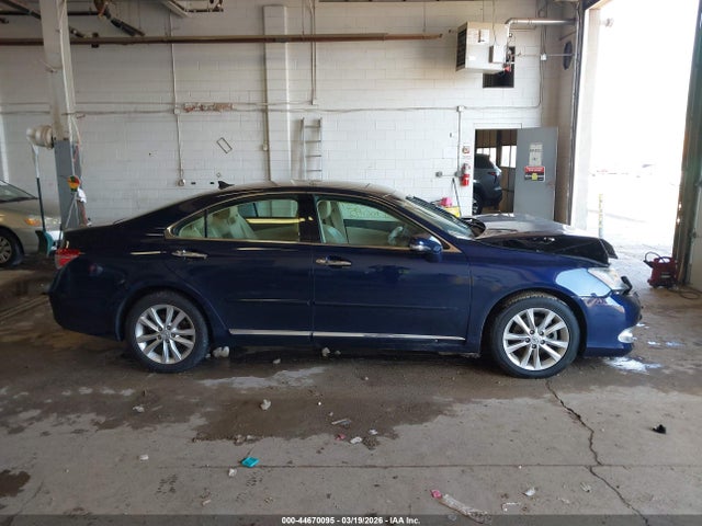 44670095 :رقم المزاد ، JTHBK1EG7B2435795 vin ، 2011 Lexus Es 350 مزاد بيع