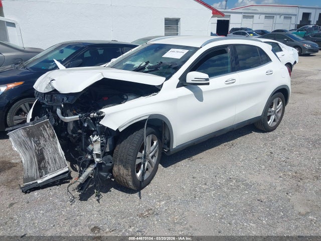 2020 MERCEDES-BENZ GLA 250 W1NTG4EB6LU030863 Photo 1