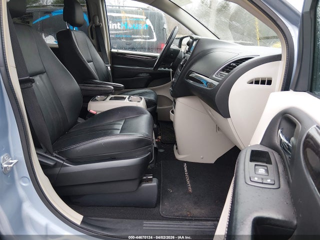 2016 Chrysler Town & Country Touring მანქანა იყიდება აუქციონზე, vin: 2C4RC1BG1GR239720, აუქციონის ნომერი: 44670124