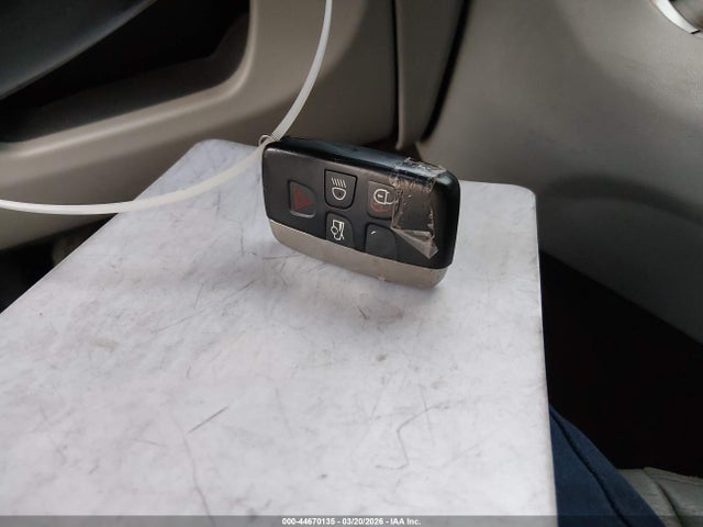 44670135 :رقم المزاد ، SAJWA0ES3DPS63907 vin ، 2013 Jaguar Xf I4 T مزاد بيع