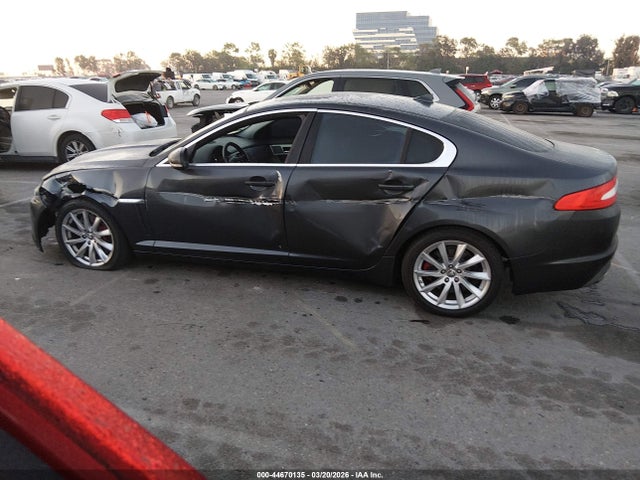 44670135 :رقم المزاد ، SAJWA0ES3DPS63907 vin ، 2013 Jaguar Xf I4 T مزاد بيع
