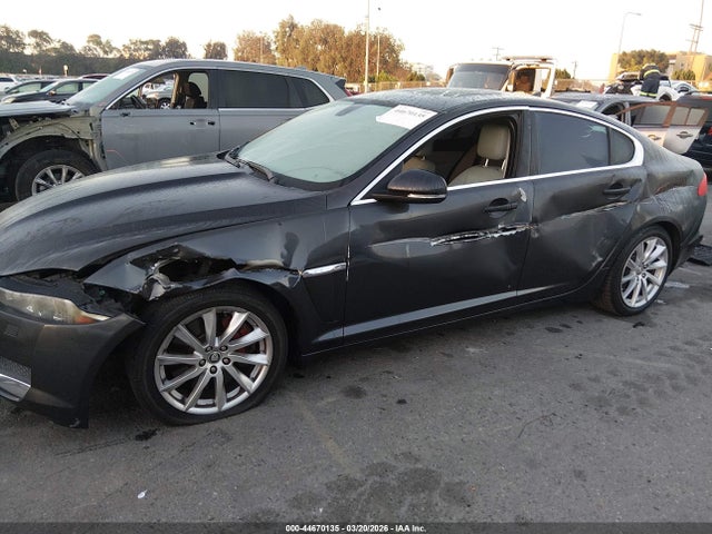 44670135 :رقم المزاد ، SAJWA0ES3DPS63907 vin ، 2013 Jaguar Xf I4 T مزاد بيع