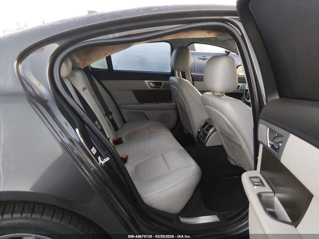 44670135 :رقم المزاد ، SAJWA0ES3DPS63907 vin ، 2013 Jaguar Xf I4 T مزاد بيع