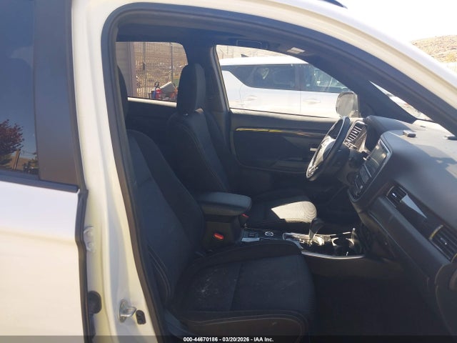 Mitsubishi Outlander Le 2018 JA4AZ3A39JZ024504 Image 5