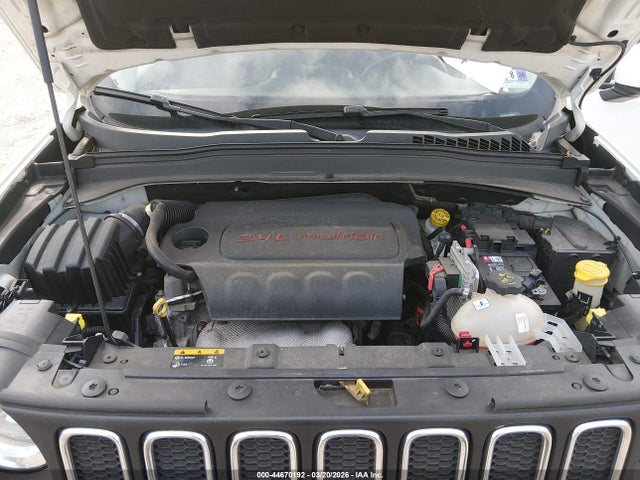 2017 Jeep Renegade Latitude 4x4 მანქანა იყიდება აუქციონზე, vin: ZACCJBBB6HPF50555, აუქციონის ნომერი: 44670192