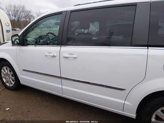 Продаж на аукціоні авто 2016 Chrysler Town & Country Touring, vin: 2C4RC1BGXGR206473, номер лоту: 44670214