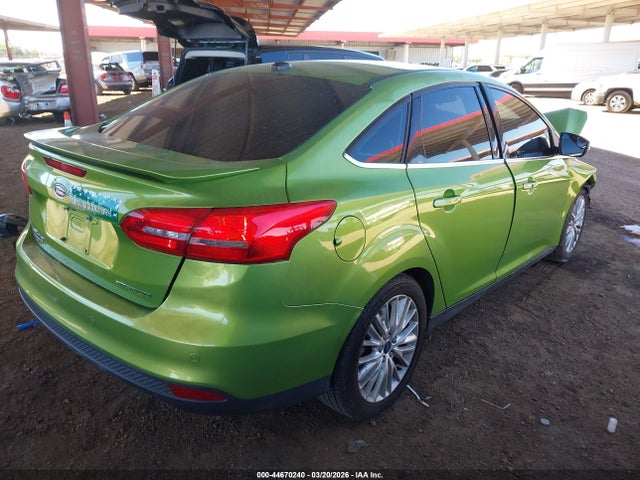 Ford Focus Titanium 2018 1FADP3J26JL314711 Image 4