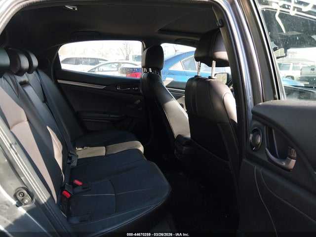 44670259 :رقم المزاد ، SHHFK7H95JU216539 vin ، 2018 Honda Civic Sport Touring مزاد بيع