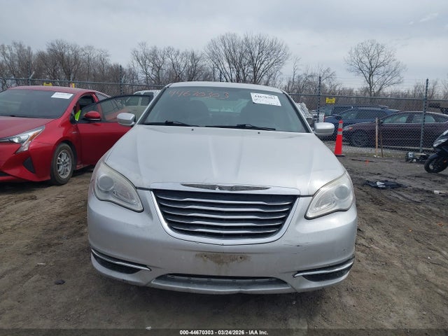 44670303 :رقم المزاد ، 1C3CCBAB5CN291865 vin ، 2012 Chrysler 200 Lx مزاد بيع