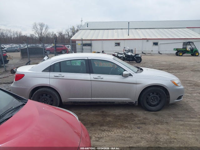 44670303 :رقم المزاد ، 1C3CCBAB5CN291865 vin ، 2012 Chrysler 200 Lx مزاد بيع