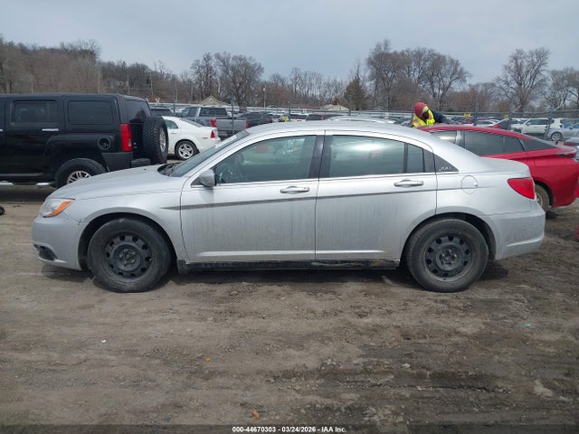 44670303 :رقم المزاد ، 1C3CCBAB5CN291865 vin ، 2012 Chrysler 200 Lx مزاد بيع