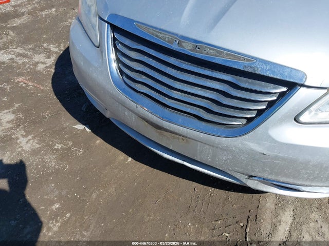 44670303 :رقم المزاد ، 1C3CCBAB5CN291865 vin ، 2012 Chrysler 200 Lx مزاد بيع