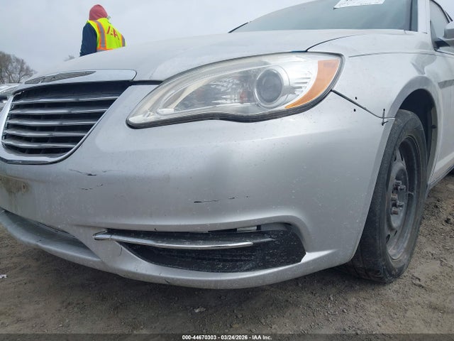 44670303 :رقم المزاد ، 1C3CCBAB5CN291865 vin ، 2012 Chrysler 200 Lx مزاد بيع