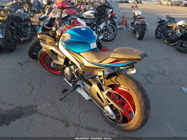 ZD4XGUA05TS000556 Aprilia Rs 660