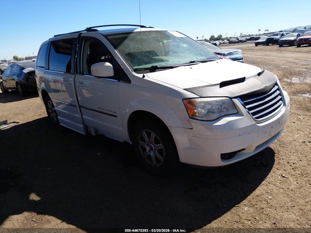 2010 CHRYSLER TOWN & COUNTRY 2A4RR5DX1AR126130