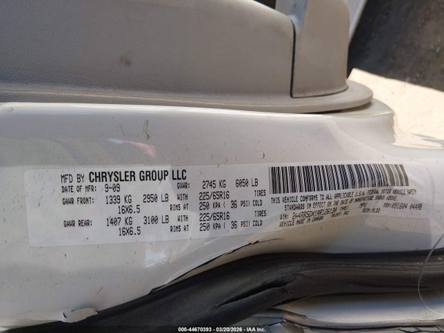 2010 CHRYSLER TOWN & COUNTRY 2A4RR5DX1AR126130 Photo 8