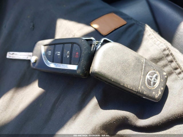 2018 Toyota Camry Se მანქანა იყიდება აუქციონზე, vin: 4T1B11HK7JU074040, აუქციონის ნომერი: 44670424