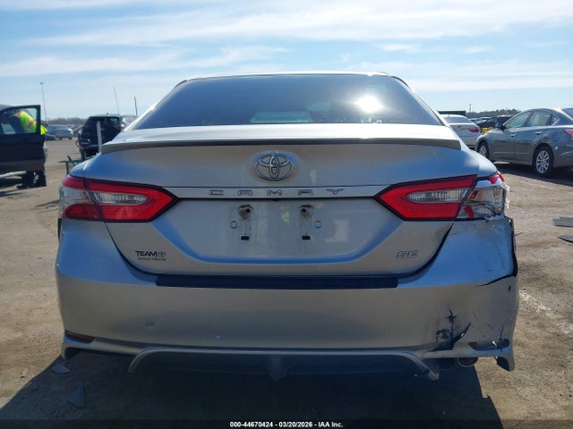 2018 Toyota Camry Se მანქანა იყიდება აუქციონზე, vin: 4T1B11HK7JU074040, აუქციონის ნომერი: 44670424