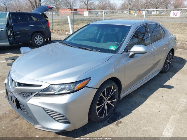 2018 Toyota Camry Se მანქანა იყიდება აუქციონზე, vin: 4T1B11HK7JU074040, აუქციონის ნომერი: 44670424