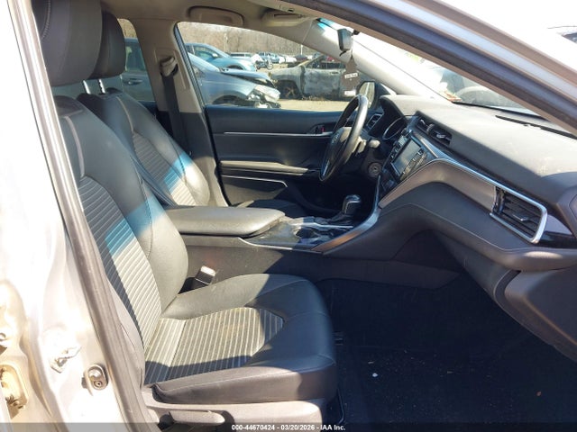 2018 Toyota Camry Se მანქანა იყიდება აუქციონზე, vin: 4T1B11HK7JU074040, აუქციონის ნომერი: 44670424