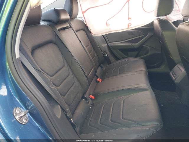 Продажа на аукционе авто 2019 Volkswagen Jetta 1.4t Sel Premium, vin: 3VWGB7BU0KM180109, номер лота: 44670447