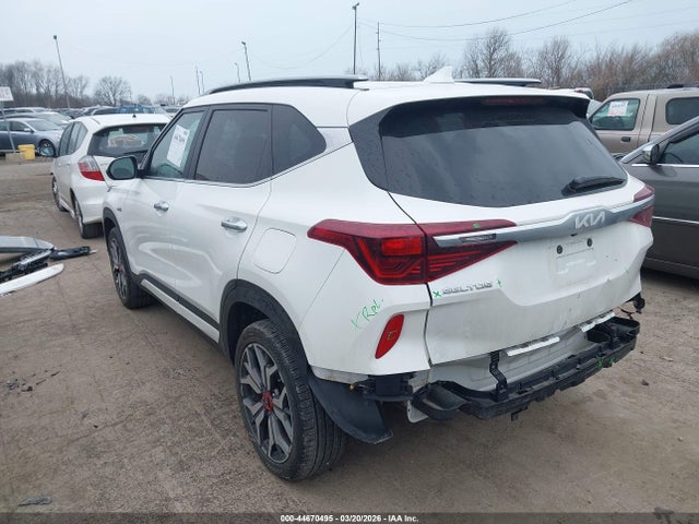 2022 KIA SELTOS KNDETCA2XN7306703 Photo 2