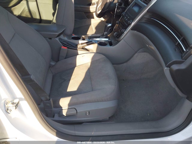 2015 Chevrolet Malibu Ls მანქანა იყიდება აუქციონზე, vin: 1G11B5SL7FF185990, აუქციონის ნომერი: 44670500