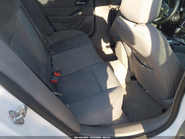 2015 Chevrolet Malibu Ls მანქანა იყიდება აუქციონზე, vin: 1G11B5SL7FF185990, აუქციონის ნომერი: 44670500