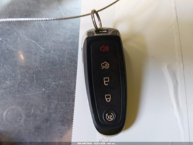 1FMCU0J9XHUA45915 Ford Escape Titanium