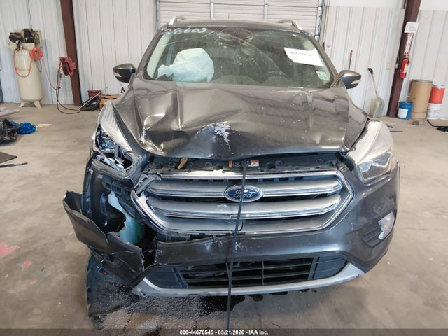 1FMCU0J9XHUA45915 Ford Escape Titanium