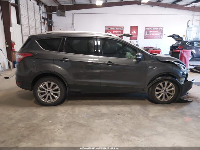 1FMCU0J9XHUA45915 Ford Escape Titanium