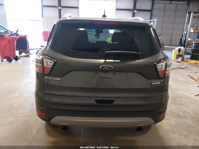 1FMCU0J9XHUA45915 Ford Escape Titanium