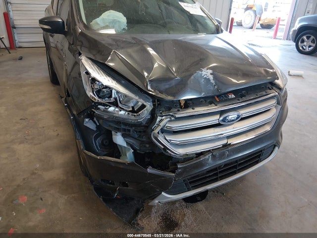 1FMCU0J9XHUA45915 Ford Escape Titanium
