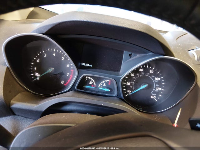 1FMCU0J9XHUA45915 Ford Escape Titanium