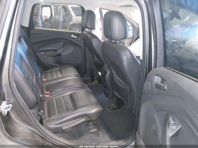 1FMCU0J9XHUA45915 Ford Escape Titanium