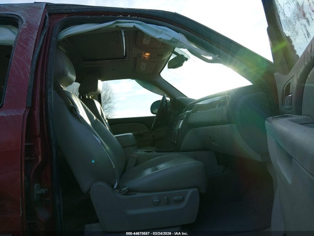 2013 Chevrolet Suburban 1500 Lt მანქანა იყიდება აუქციონზე, vin: 1GNSKJE70DR287251, აუქციონის ნომერი: 44670587