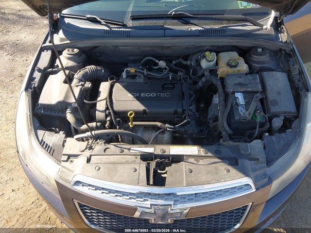 1G1PA5SG4E7322831 Chevrolet Cruze Ls Auto