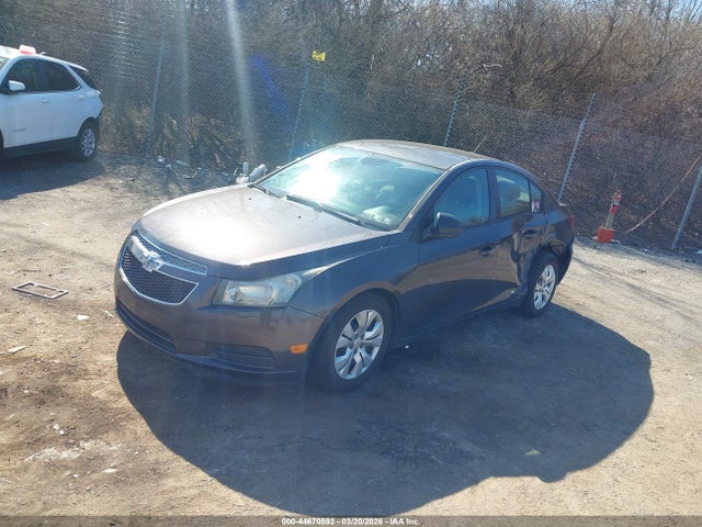 1G1PA5SG4E7322831 Chevrolet Cruze Ls Auto