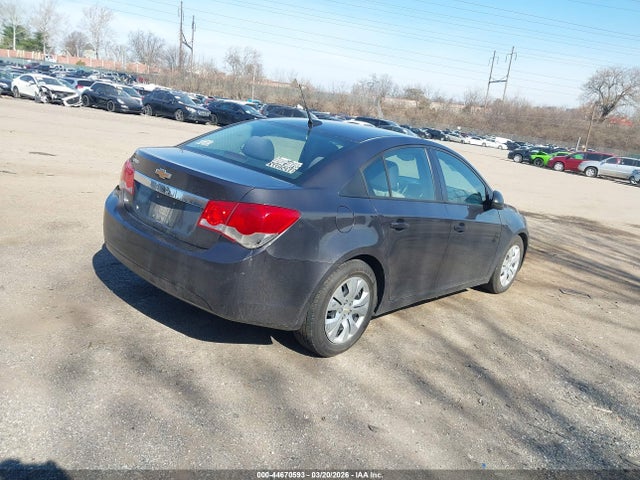 1G1PA5SG4E7322831 Chevrolet Cruze Ls Auto