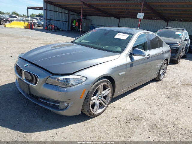 2011 BMW 528I WBAFR1C56BC750725 Photo 1