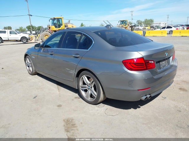 2011 BMW 528I WBAFR1C56BC750725 Photo 2