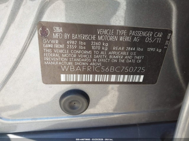 2011 BMW 528I WBAFR1C56BC750725 Photo 8