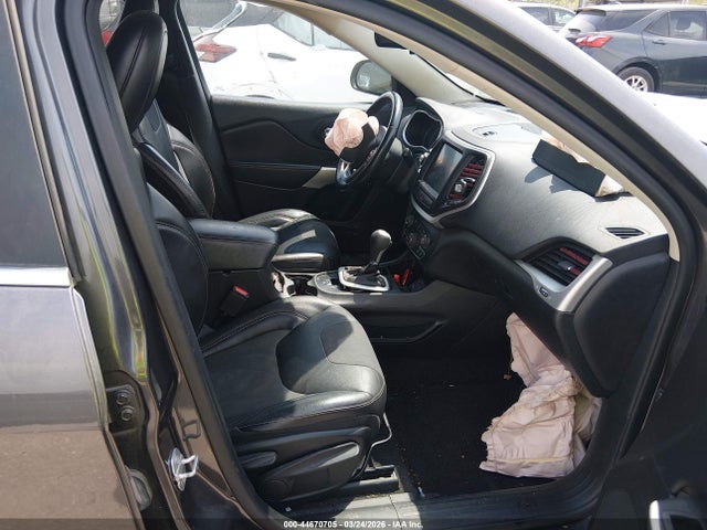 Продажа на аукционе авто 2018 Jeep Cherokee Latitude Plus Fwd, vin: 1C4PJLLB4JD577361, номер лота: 44670705