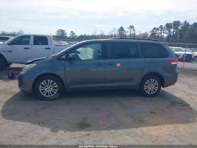5TDYK3DC0ES415987 Toyota Sienna Xle V6 8 Passenger