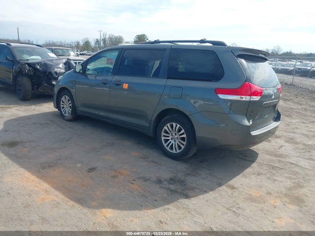 5TDYK3DC0ES415987 Toyota Sienna Xle V6 8 Passenger