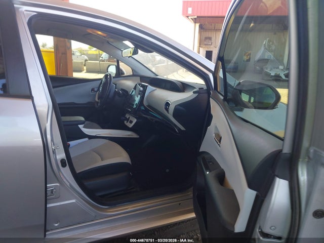 2017 TOYOTA PRIUS JTDKARFUXH3050287 Photo 4